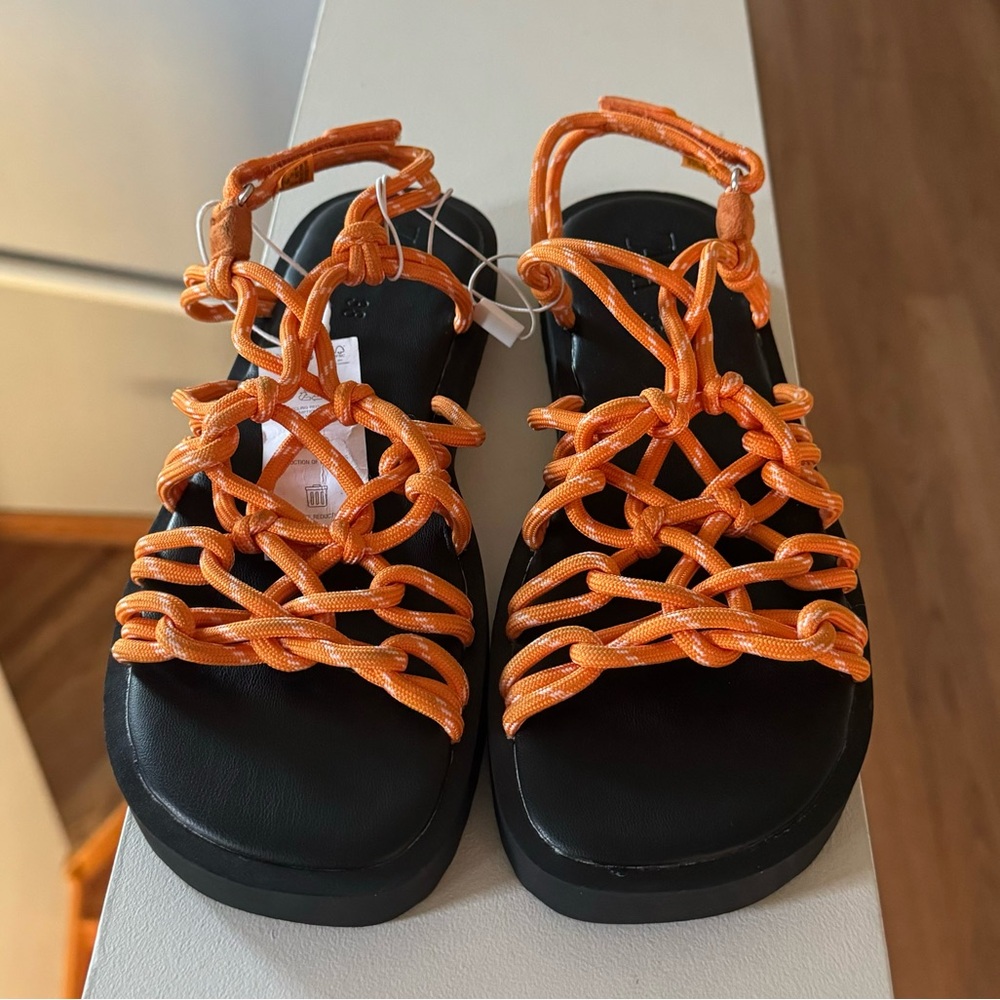 Brand new “Zara”shoes for women.Size-8(38),color orange/black.🧡🖤